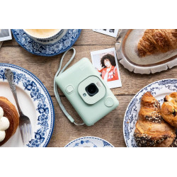 instax Appareil Photo instantané Hybrid Mini LiPlay Vert Matcha avec écran LCD arrière de 2,7 Pouces, Emplacement pour Carte Mic