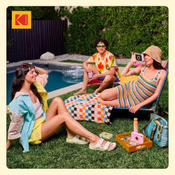 Kodak Printomatic+ Appareil Photo numérique instantané 10 MP, Zink 2x3 (5,1 x 7,5 cm), LED RVB, Coffret Cadeau: Étui, Pack de 20