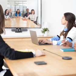 Logitech MeetUp Caméra 4K Ultra HD pour salles de conférence, Noir