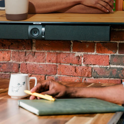 Appareil de visio Owl Bar – Barre de visio 4K avec focalisation sur l'intervenant, certifié pour Microsoft Teams (Ajoutez Un Mee