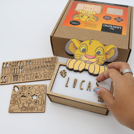 WONDEE Disney Lampe Veilleuse Simba Roi Lion Bébé et Enfant Personnalisée [Comprend Kit de Lettres et Dessins] - Disney Roi Lion