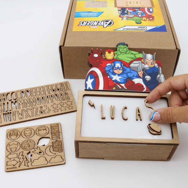 WONDEE Lampe Marvel Les Vengeurs Personnalisable avec Lettres et Dessins, Veilleuse Enfant et Bebe Personnalisée Iron Man, Hulk,