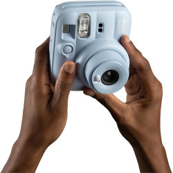 Appareil Photo instantané instax Mini 13 avec Flash Automatique intégré, Miroir pour Selfies intégré, Mode Gros Plan et retardat