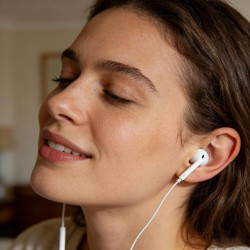 Écouteurs Filaires USB-C pour iPhone 17/16/16e/15 Pro Max, Écouteurs Intra-Auriculaires Hi-FI Stéréo USB C avec Microphone et Co