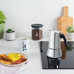 Bialetti - Nouvelle cafetière expresso Venus Induction, Plaque de cuisson en acier inoxydable, Adaptée à toutes les sources de c